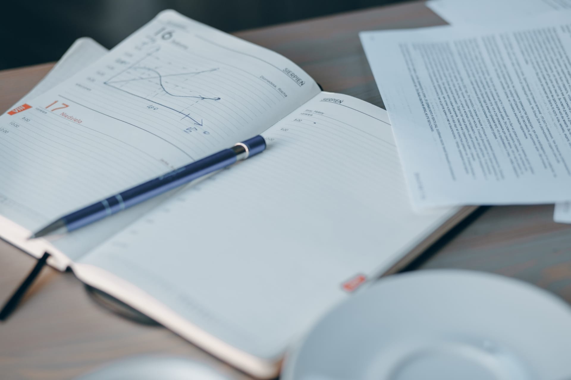 Standard costing and variance reporting
